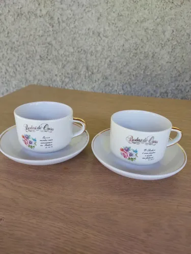 Conjunto de xícaras de porcelana Bodas de Ouro