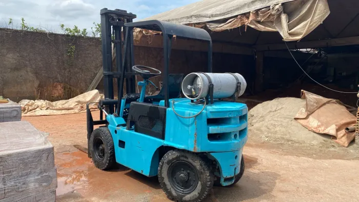 Empilhadeira 2,5toneladas