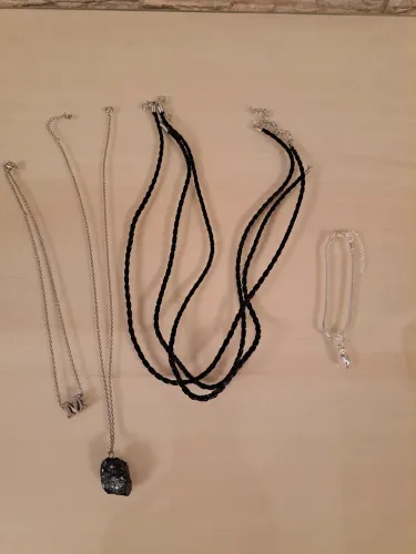 Colares e pulseiras - 5 peças