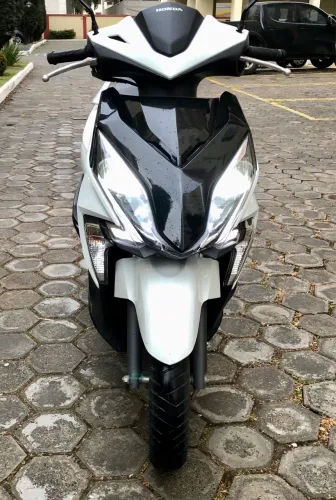 Honda elite, aceito troca! Parcelo no cartão em até 18 vezes com juros para o comprador !