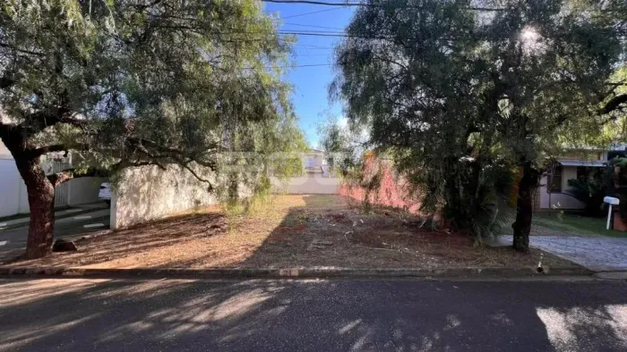 Terreno à venda em Bosque de São Carlos - Condomínio Exclusivo