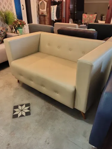 Sofá NOVO 2 Lugares couro sintetico 