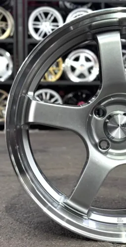 Rodas aro 17 ADVAN GT