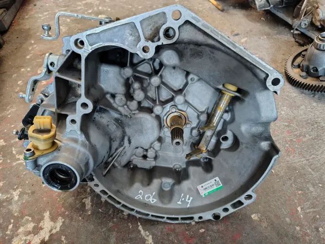 Caixa marcha Câmbio peugeot 206 1.4 ano 2006 usado 