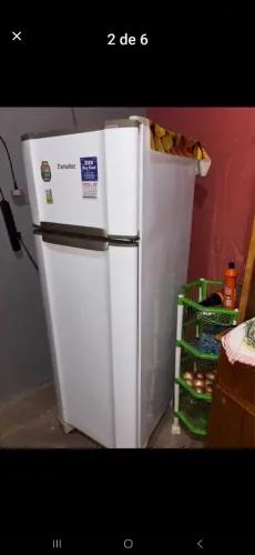 Geladeira Esmaltec, super conservada, funcionando perfeitamente.<br>