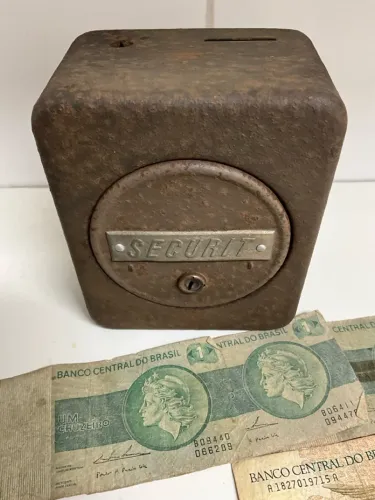 Cofre Antigo de Metal  Securit-Decoração Vintage