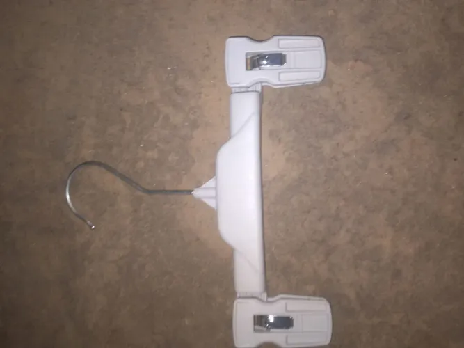 Cabide de plástico para roupas