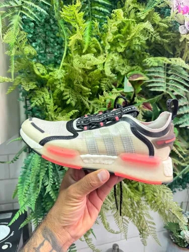 Tênis adidas Nmd costura a laser 