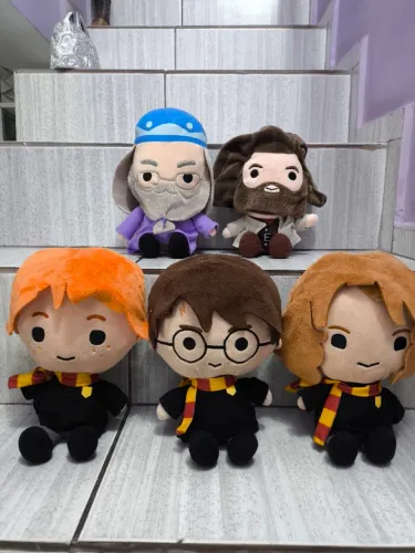 Lote 5 pelúcias Harry Potter da Wizarding World