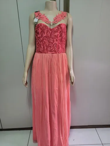Vestido de festa longo,  com tule,  renda  e paetê, tam 44, novo