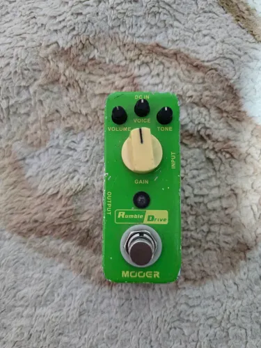Pedal Overdrive para Guitarra Mooer MRDOP Rumble Drive