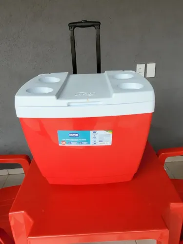 CAIXA TÉRMICA COM RODINHAS