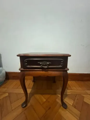 Mesinha De Cabeceira Em P.do Campo E Imbuia Est Chipandelle
