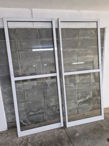 Porta de correr em aluminio branco 180 X 215