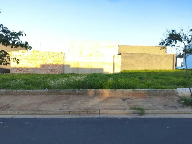 Terreno no bairro Residencial Áscolo Martin 200mts