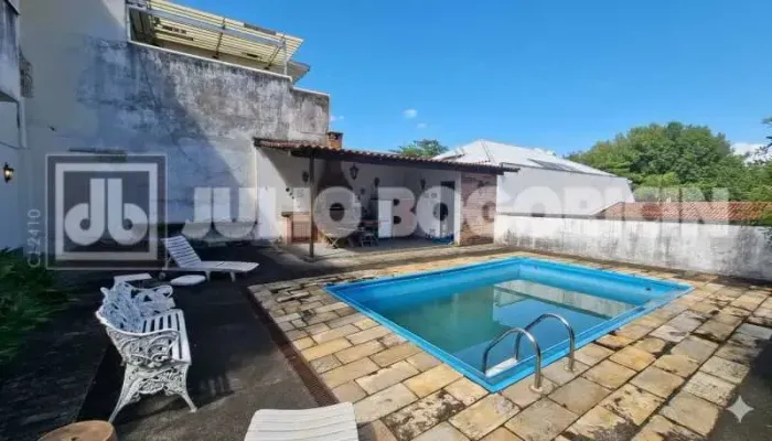 Casa de rua : / Residencial / Jardim Guanabara