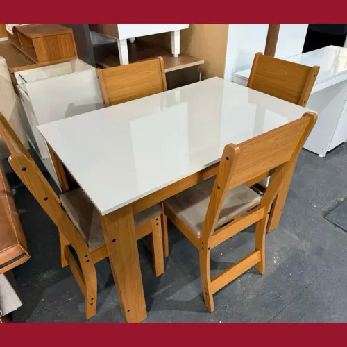 Mesa com 4 cadeiras - entregamos hoje