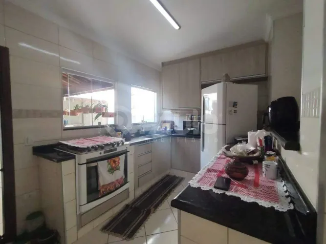 CASA PARA VENDA- BAIRRO ÁGUA BRANCA