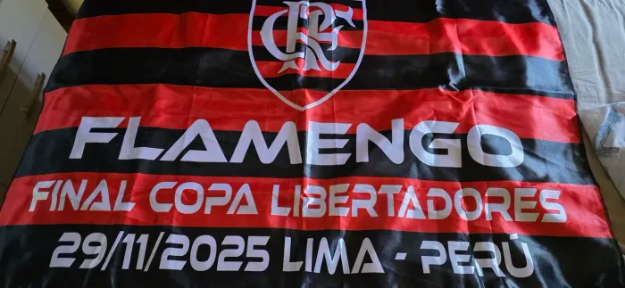 Bandeira flamengo final libertadores 2025 Lima