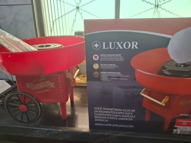 Maquina de algodão doce nova