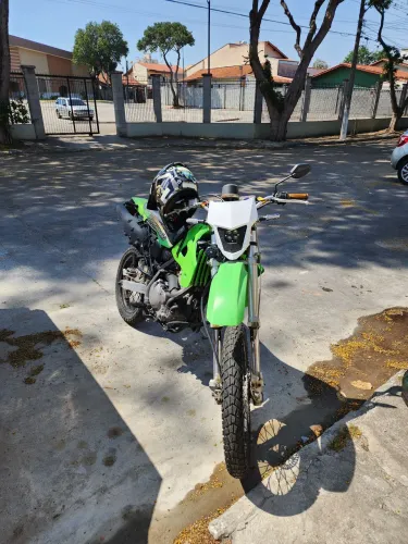 KAWASAKI KLX 650