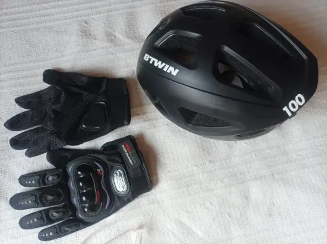 Capacete Btwin 100 - Bike, Skate, Patins - NOVO + Luva Pro-Biker