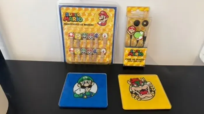Kit Super Mario fone, 12 prendedores e 2 porta-copos