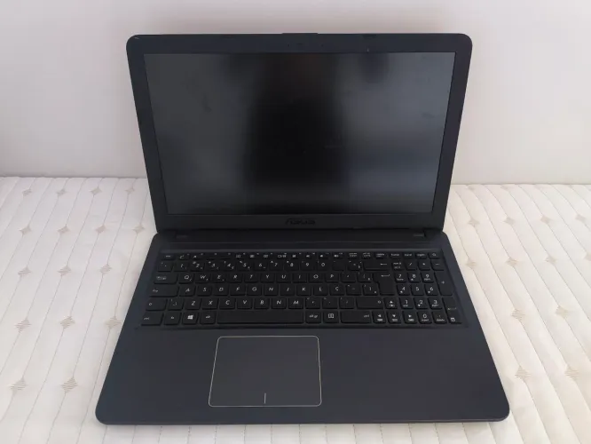 Notebook ASUS para trabalho, i3 sétima geração, 4GB RAM, windows 10