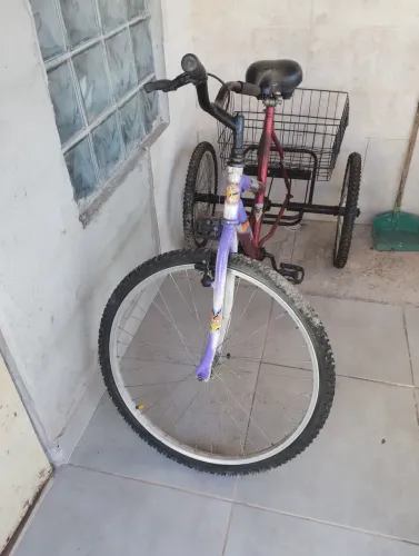 Vendo triciclo seminova