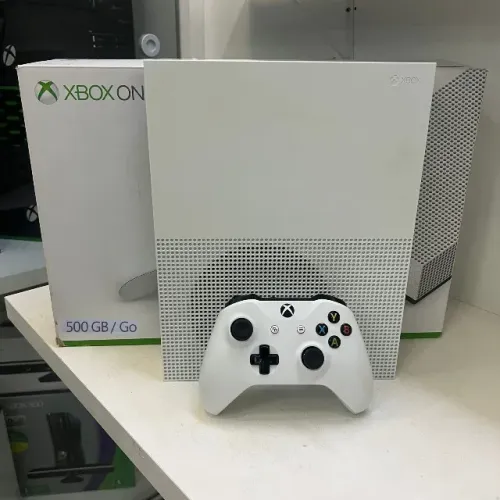 Xbox One S 500GB Semi Novo com Garantia - Pegamos Videogames - Cartão Até 12x -Loja Física
