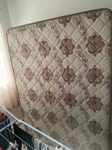 Cama - Doação.