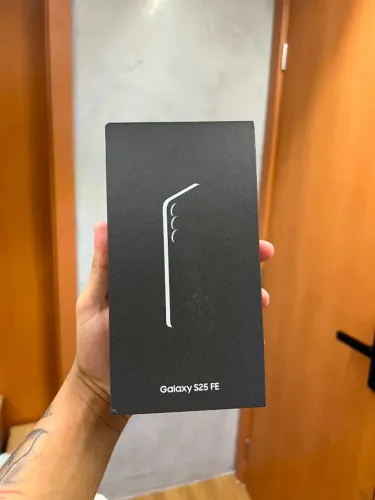 Samsung Galaxy s25 fe lacrado