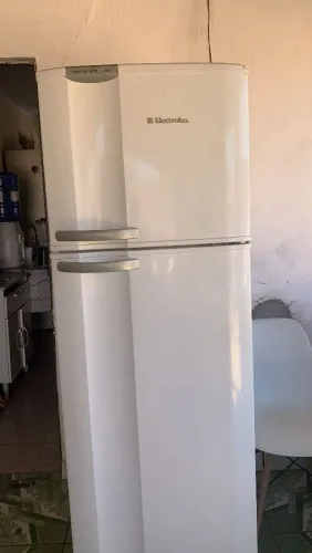 GELADEIRA ELECTROLUX FROST FREE 380 litros