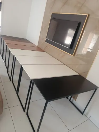 Mesa base metalica tampo em MDF