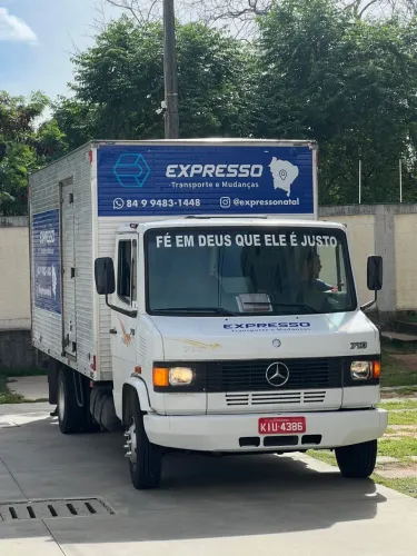 Caminhão pronto para sua mudança 