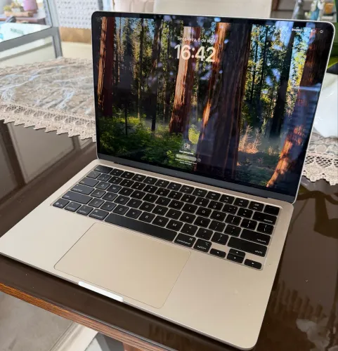 MacBook apple