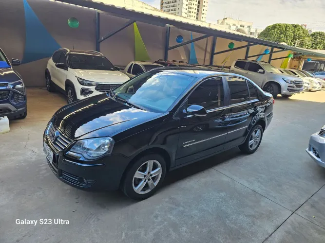 Volkswagen Polo Sed. Comfort. 1.6 MI Tot. Flex 8V 2011