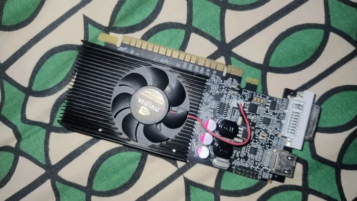 Placa de vídeo GT 730 2GB