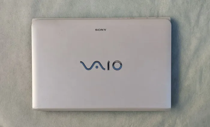 Notebook VAIO modelo SVE151J11X