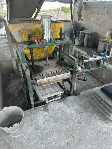 Máquina de bloco de concreto pneumática