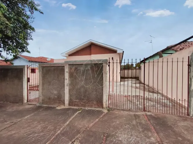 Locação de Casas / Padrão na cidade de Araraquara