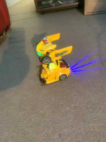 brinquedo infantil eletrônico 2 em 1 que se transforma automaticamente