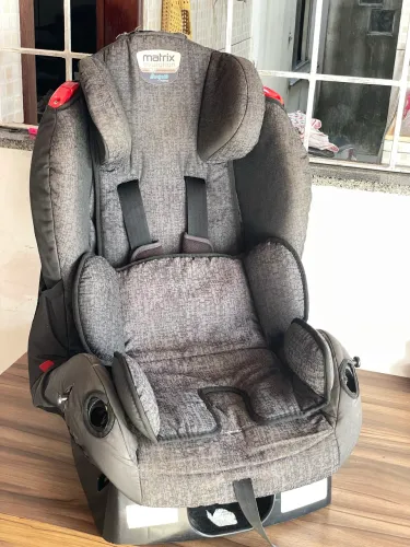 Cadeira de carro para criança 