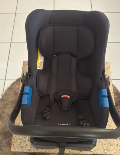 BEBÊ CONFORTO TOURING X PRETO COM A BASE