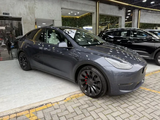 Tesla Model Y Performance 2023