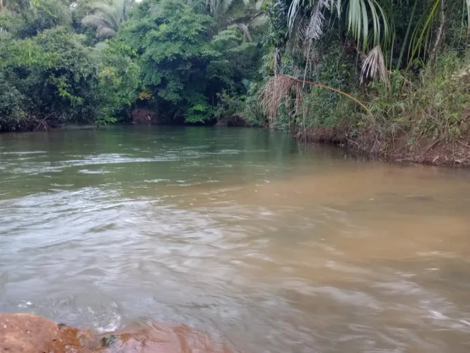 Vendo sítio 3,5 hectares em Chapada dos Guimarães