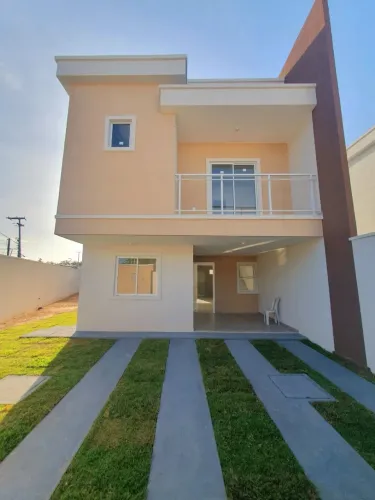Casa Duplex em rua privativa 155 metros quadrados 4 suítes no centro - Eusébio - Ceará