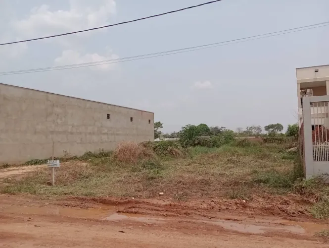Vendo terreno defronte Avenida Amadeo Barbosa