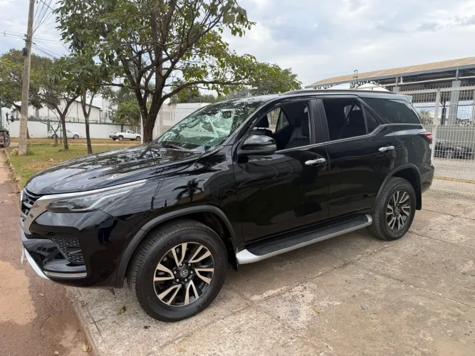 Toyota Hilux SW4 SRX 4X4 2.8 TDI 16V Dies. Aut. 2021