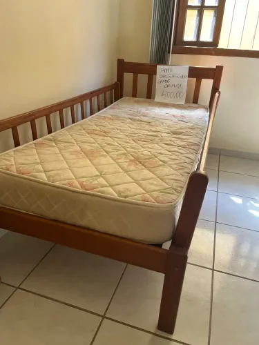 Cama solteiro madeira com grade para criança